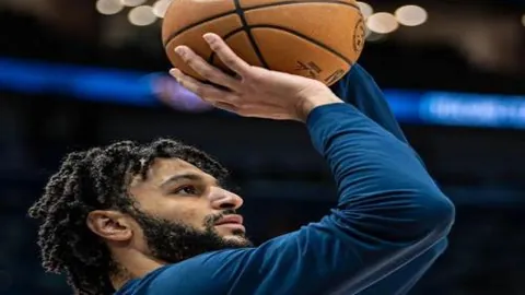 [澳网]韦思佳败于保利尼，女单首轮征程结束。